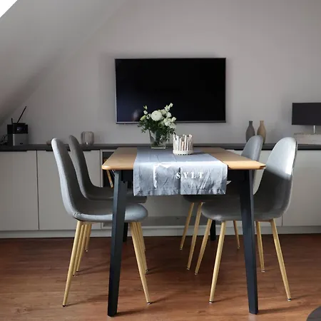 Apartment Lister Tor 17